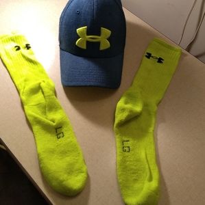 Men's Under Armour fitted cap size Medium/Large Under Armour socks size Large